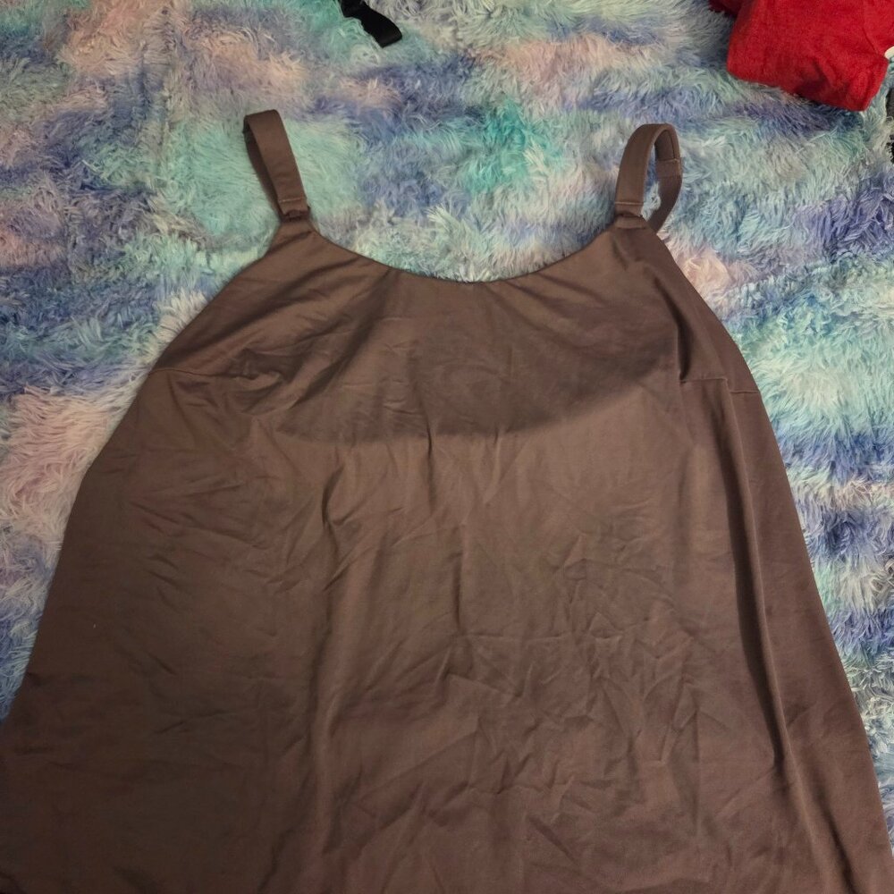 Breastfeeding tank